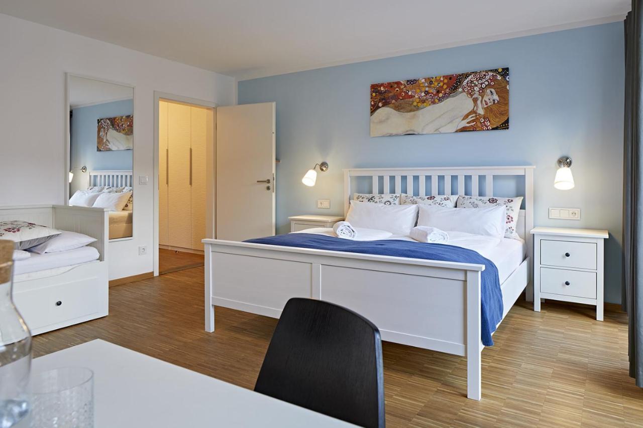 Nonstop Hotel Augsburg - Ubernacht - Hostelhotelhome מראה חיצוני תמונה