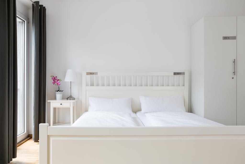 Nonstop Hotel Augsburg - Ubernacht - Hostelhotelhome מראה חיצוני תמונה