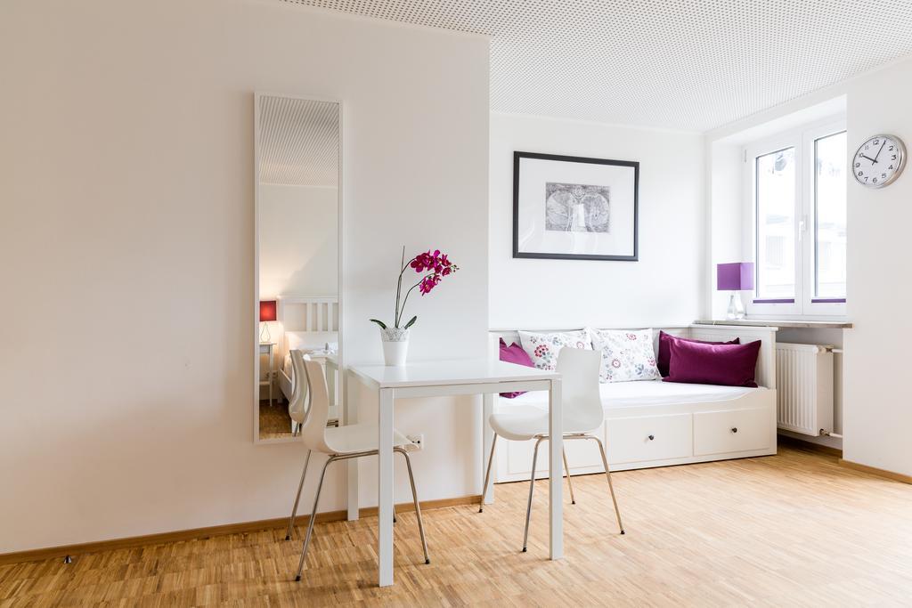 Nonstop Hotel Augsburg - Ubernacht - Hostelhotelhome מראה חיצוני תמונה