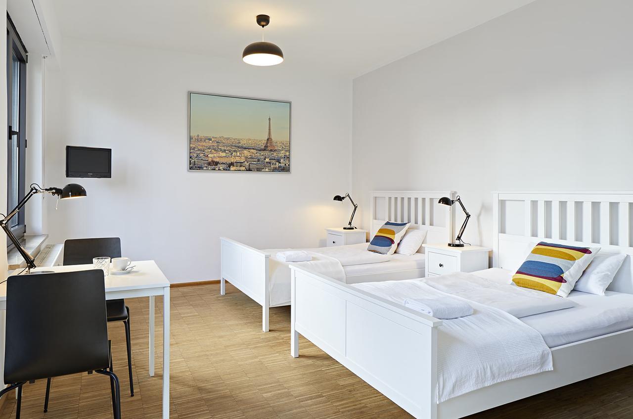 Nonstop Hotel Augsburg - Ubernacht - Hostelhotelhome מראה חיצוני תמונה