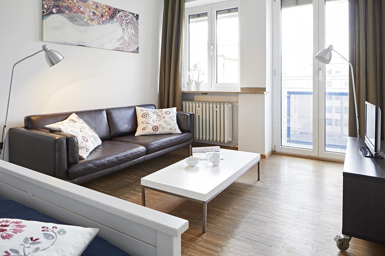 Nonstop Hotel Augsburg - Ubernacht - Hostelhotelhome מראה חיצוני תמונה