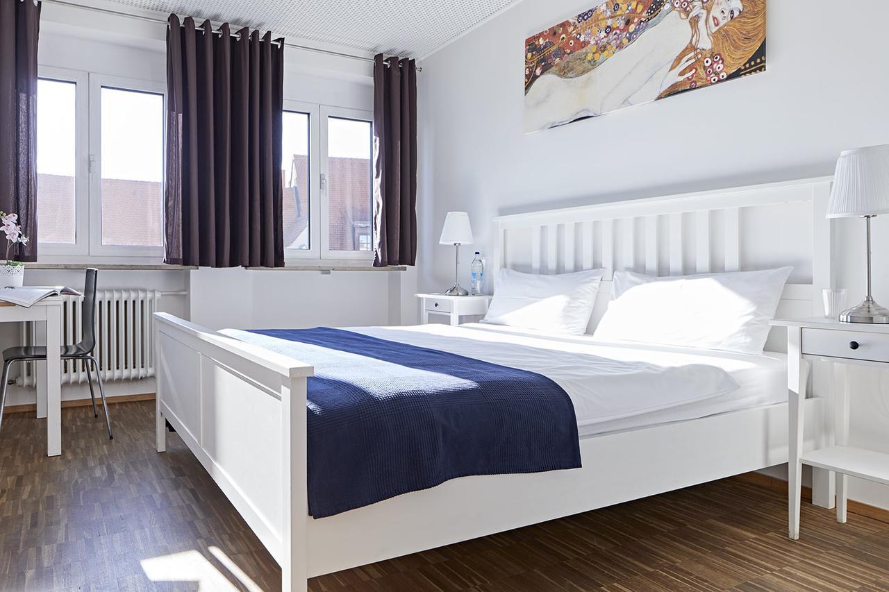Nonstop Hotel Augsburg - Ubernacht - Hostelhotelhome מראה חיצוני תמונה